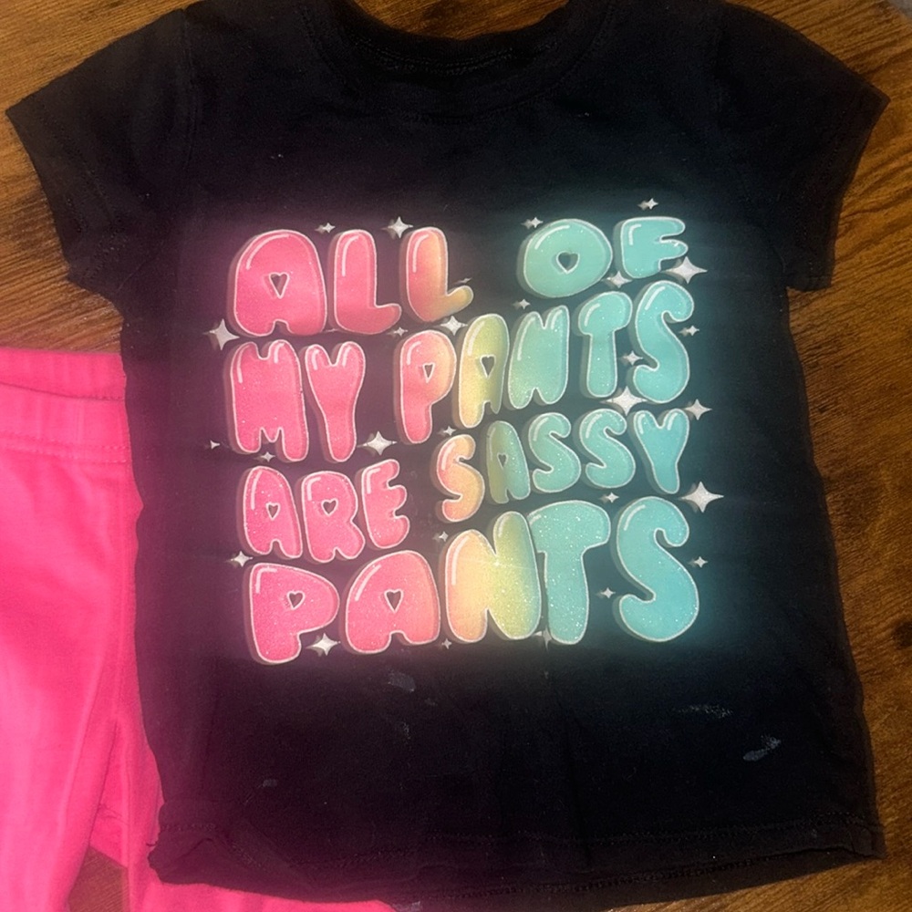 Outfit  shirt : 3t ; pants :4t